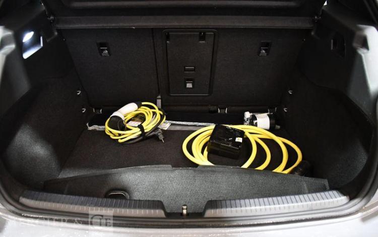 VOLKSWAGEN ID3 145CH PRO BUSINESS GRIS GK-948-AY