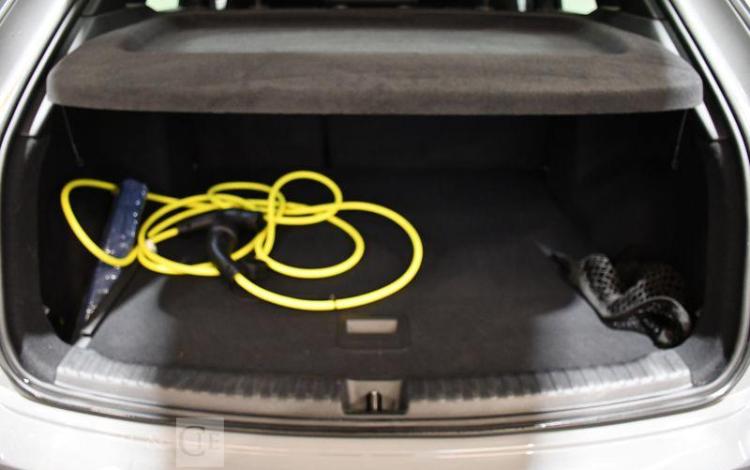 AUDI Q4 GRIS GL-882-XJ