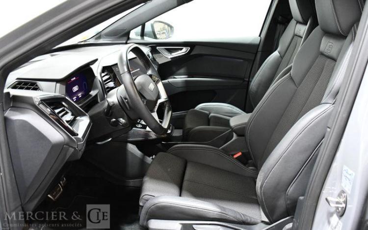 AUDI Q4 GRIS GL-882-XJ