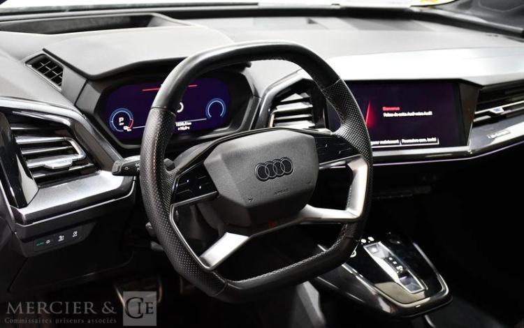 AUDI Q4 GRIS GL-882-XJ