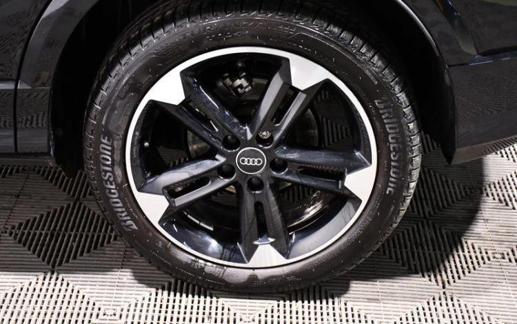 AUDI Q2 35 TFSI  150ch S LINE PLUS S-TRONIC NOIR GM-619-XN