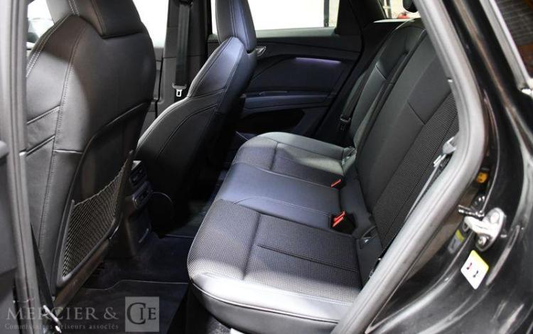 AUDI Q4 NOIR GM-687-ZY