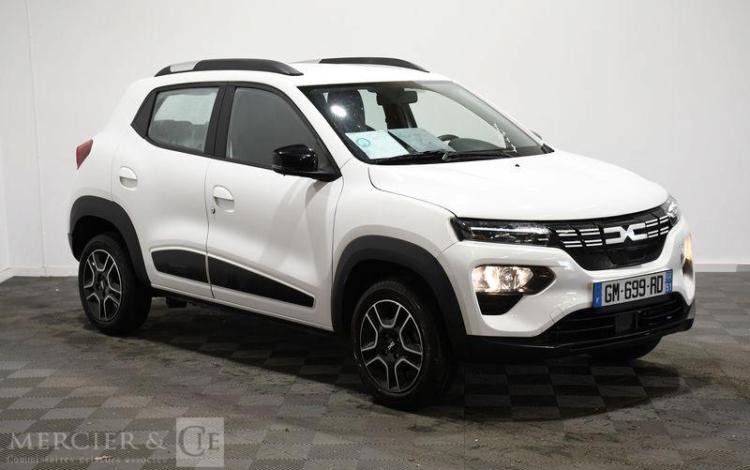 DACIA SPRING ESSENTIAL BLANC GM-699-RD