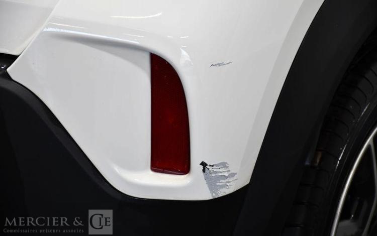 DACIA SPRING ESSENTIAL BLANC GM-699-RD