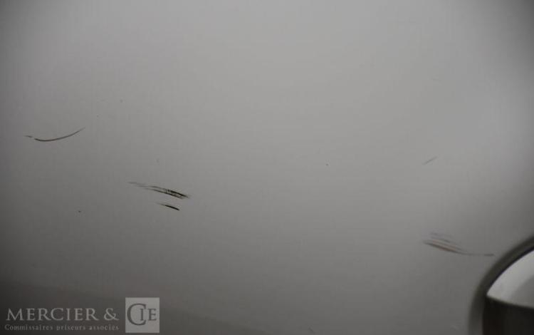 DACIA SPRING ESSENTIAL BLANC GM-699-RD