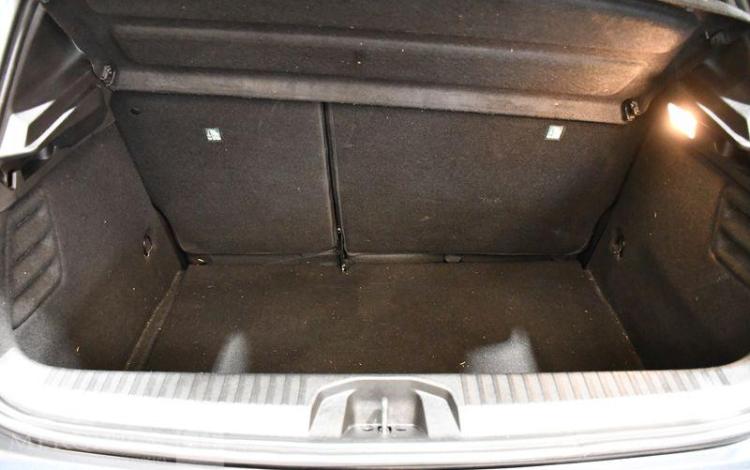 RENAULT CLIO GRIS GN-755-TQ