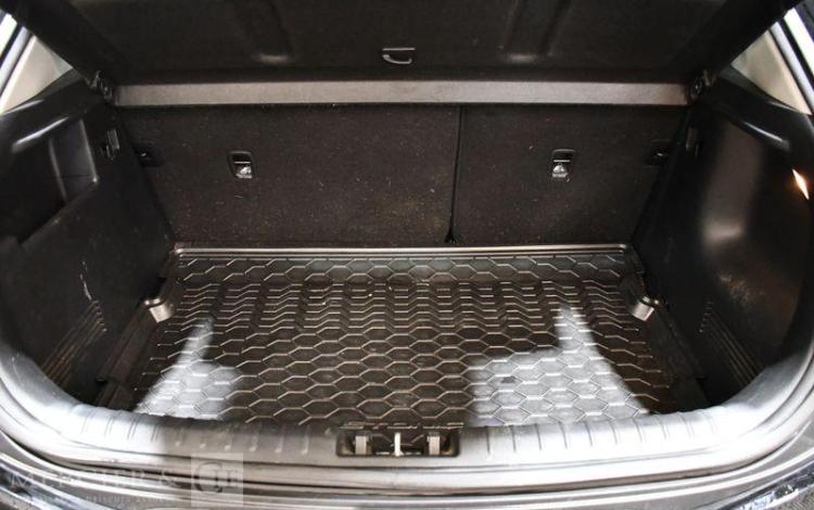 KIA STONIC GT LINE NOIR GN-823-TS