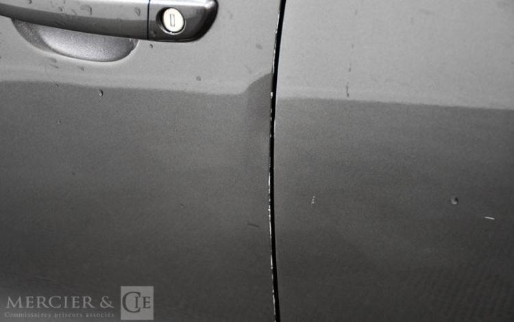 CITROEN C3 AIRCROSS 1.2 PURETECH 110 C-SERIES GRIS GP-217-YR