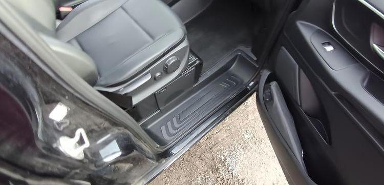 MERCEDES VITO 119 1.9 CDI 16V 9G-TRONIC 190CV BOITE AUTO – DIESEL – 56062 KMS – AN 2023 NOIR GQ-720-SJ