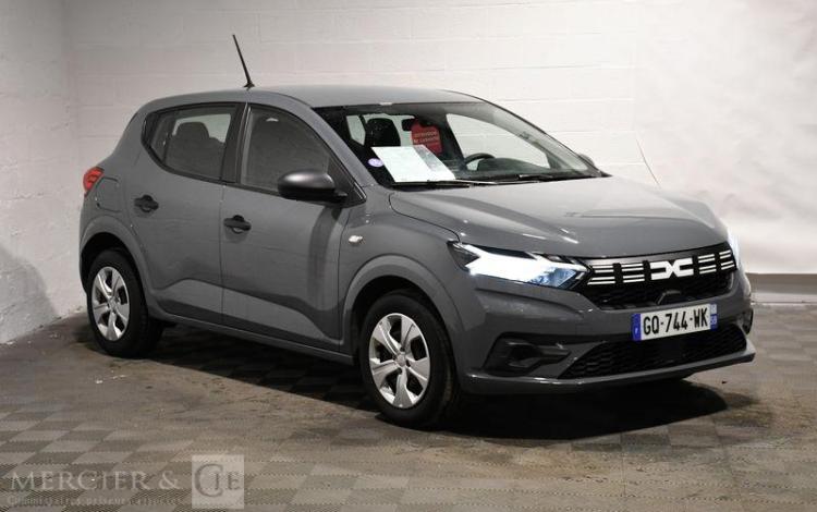 DACIA SANDERO ESSENTIAL ECO-G 100 GRIS GQ-744-WK