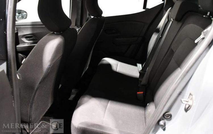 DACIA SANDERO ESSENTIAL ECO-G 100 GRIS GQ-744-WK