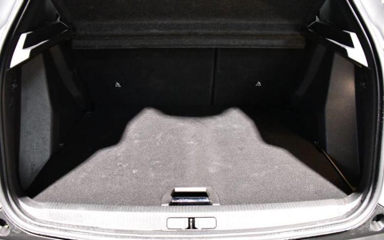 PEUGEOT 2008 ALLURE PURETECH BLANC GQ-878-ZL