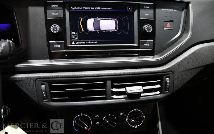 VOLKSWAGEN POLO GRIS GR-470-HK