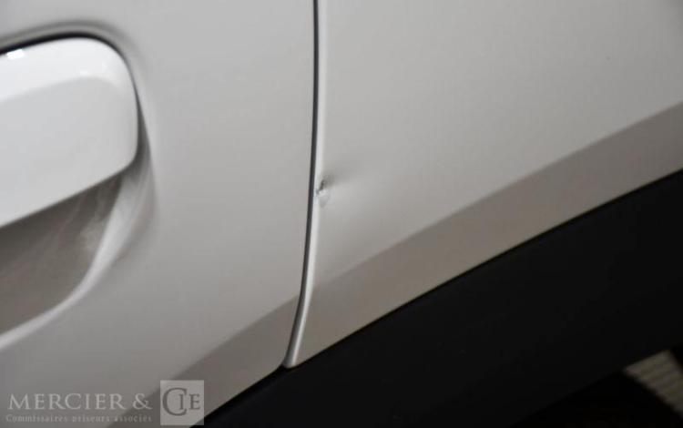 DACIA SPRING ESSENTIAL BLANC GR-801-CN