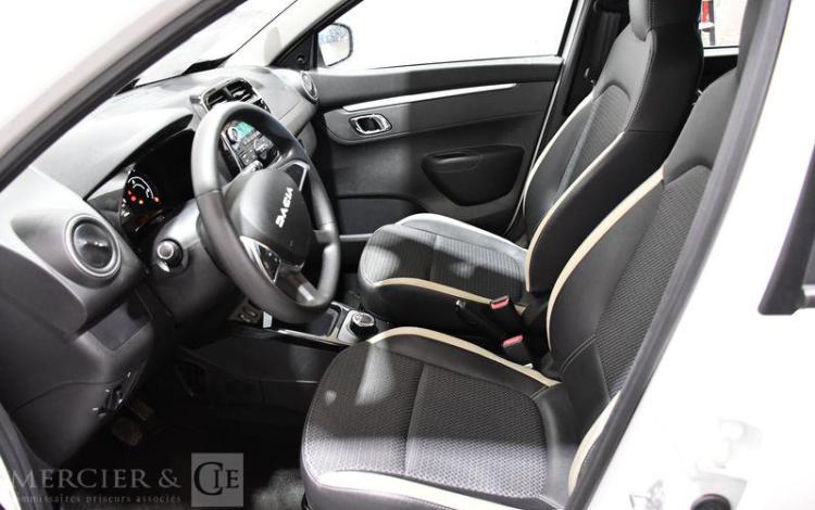 DACIA SPRING ESSENTIAL BLANC GR-801-CN