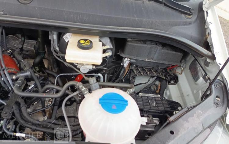 VOLKSWAGEN CRAFTER L4  GS-640-KQ