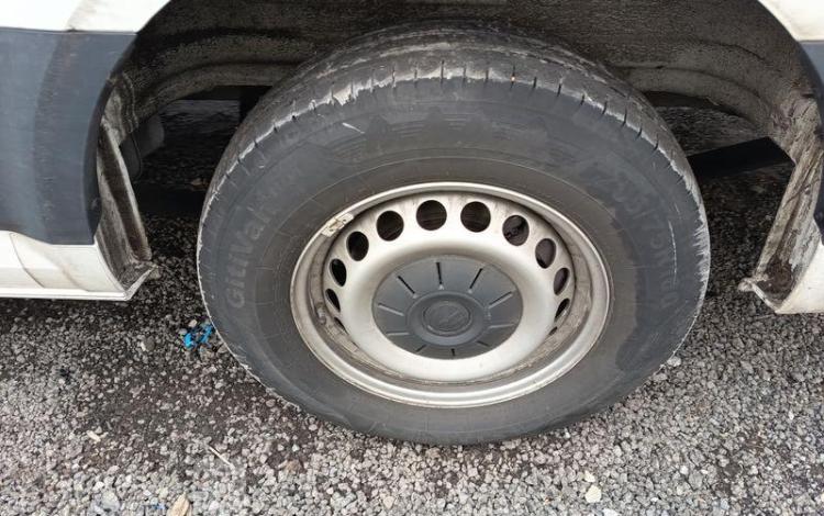 VOLKSWAGEN CRAFTER L4  GS-640-KQ