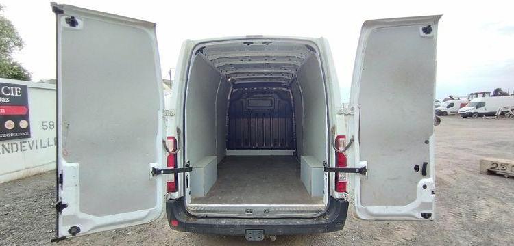 RENAULT MASTER FOURGON 2.3 BLUEDCI 150 35 L3H2 CONFORT – 113771 KMS – ANNEE 2023 BLANC GT-142-JY