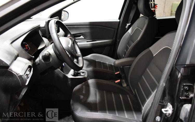 DACIA JOGGER EXPRESSION HYBRID 140 7PL NOIR GT-452-GA