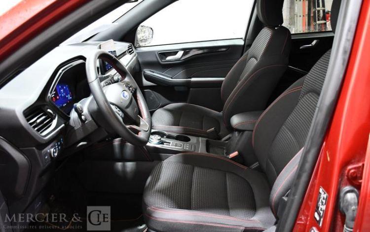 FORD KUGA ROUGE GV-726-VJ