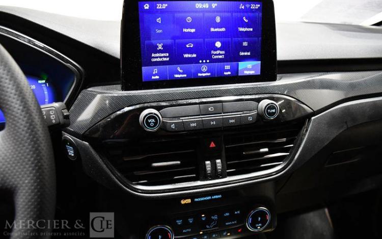 FORD KUGA ROUGE GV-726-VJ