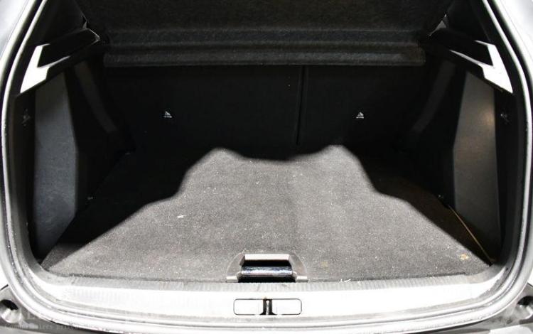 PEUGEOT 2008 GT PURETECH 130 BLANC GW-557-CT