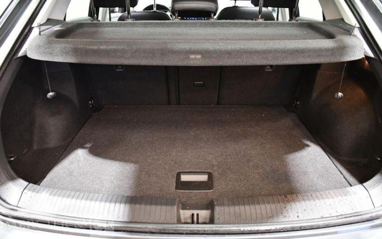 VOLKSWAGEN T ROC 2.0 TDI 150 STYLE EXCLUSIVE DSG GRIS GW-847-KP