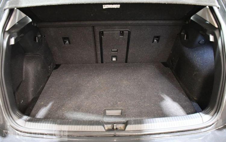 VOLKSWAGEN GOLF 8 GRIS GY-329-HN