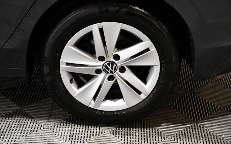 VOLKSWAGEN GOLF 8 GRIS GY-331-HN