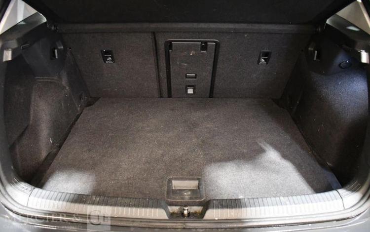 VOLKSWAGEN GOLF 8 GRIS GZ-044-AF