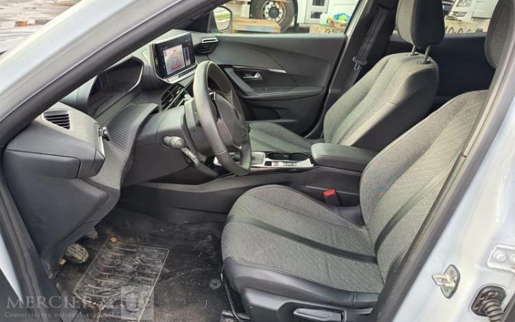 PEUGEOT 2008 PURETECH 100 ALLURE  GZ-162-AV