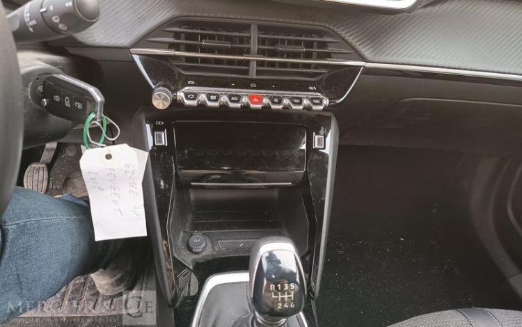 PEUGEOT 2008 PURETECH 100 ALLURE  GZ-162-AV