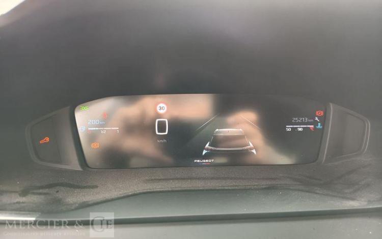 PEUGEOT 2008 PURETECH 100 ALLURE  GZ-162-AV