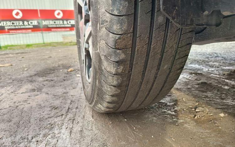 PEUGEOT 2008 PURETECH 100 ALLURE  GZ-162-AV