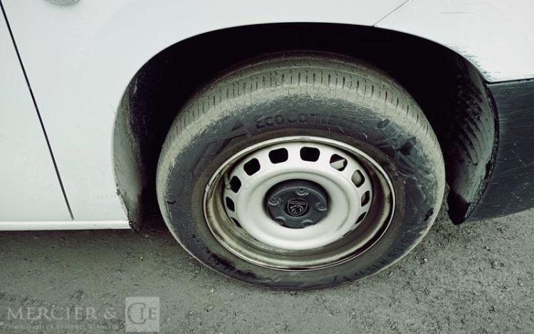 PEUGEOT PARTNER PHASE 2 L1 1.5 BLUEHDIi 16V 100 CV DIESEL – 18238 KMS – ANNEE 2024 BLANC GZ-593-AS