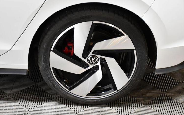 VOLKSWAGEN GOLF 8 GTI CLUB SPORT BLANC GZ-759-YQ