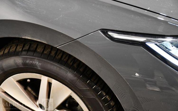 VOLKSWAGEN GOLF 8 GRIS HA-041-CN