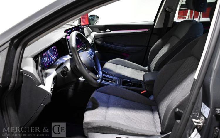 VOLKSWAGEN GOLF 8 GRIS HA-041-CN