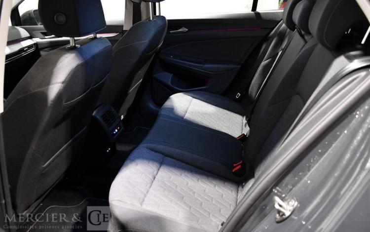 VOLKSWAGEN GOLF 8 GRIS HA-041-CN