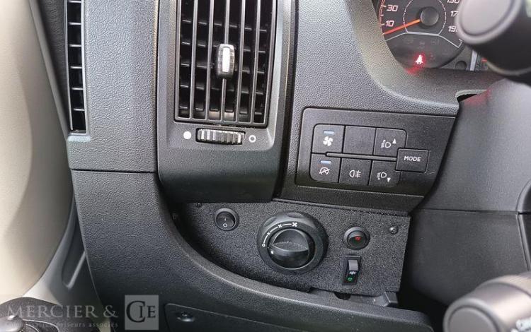 CITROEN JUMPER L2H2 8 PL PMR  HB-431-HC