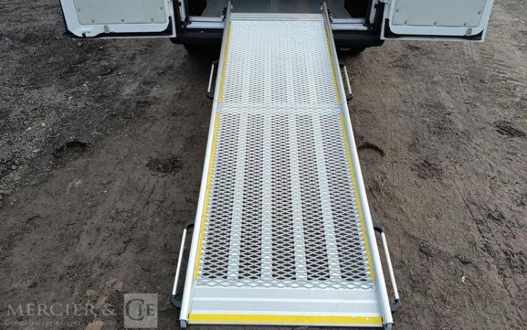 CITROEN JUMPER L2H2 8 PL PMR  HB-431-HC