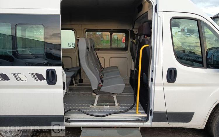 CITROEN JUMPER L2H2 8 PL PMR  HB-431-HC