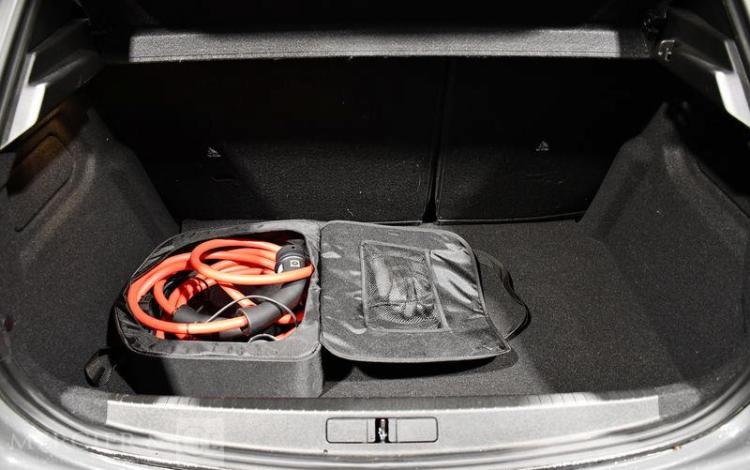 PEUGEOT E-208 50kWh 135ch ALLURE BVA GRIS HC-475-YB