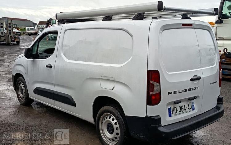 PEUGEOT PARTNER FOURGON XL 950KG BLUEHDI 100 S&S BVM6 – DIESEL – 8625 KMS – ANNEE 2025 BLANC HD-364-AJ