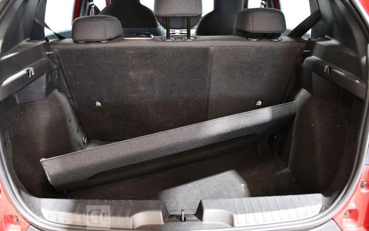 FIAT GRANDE PANDA ROUGE HF-956-AK