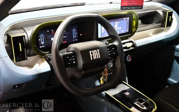 FIAT GRANDE PANDA ROUGE HF-956-AK