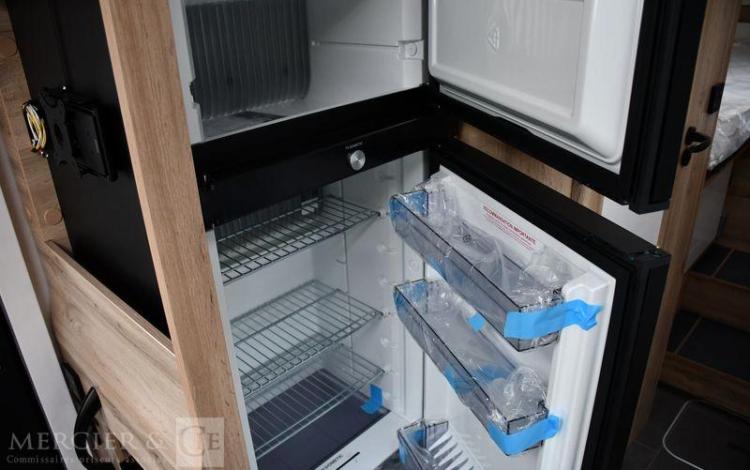 LE VOYAGER LE VOYAGER L.V 7,9 MERCEDES 2,0 170CH BVA  LEVOY