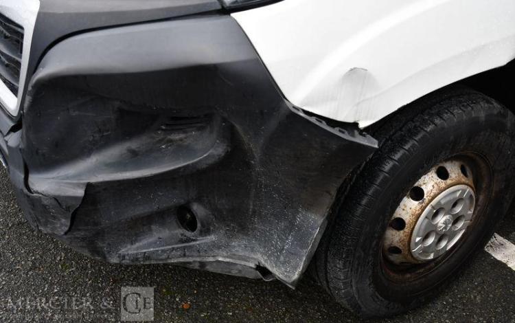 PEUGEOT BOXER FT 335 L2H2 2,2 BLUE HDI 140 S&S MAN 6 ASPHALT BLANC 1YDW228