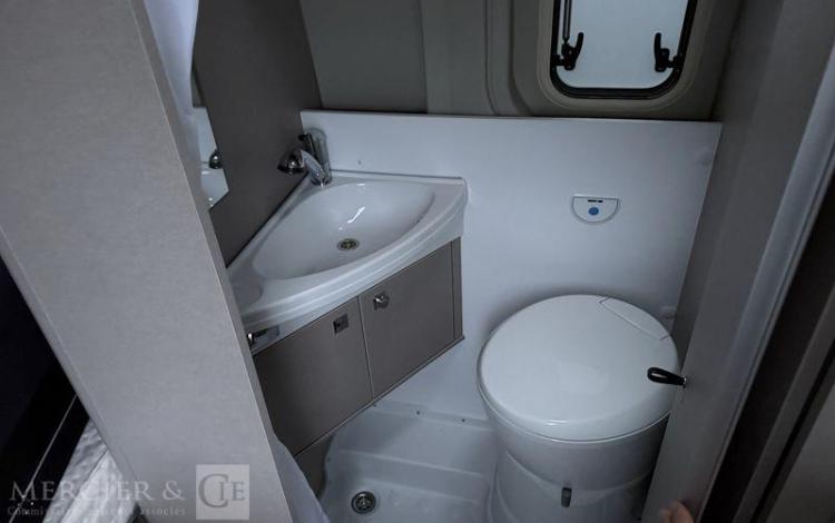 BURSTNER CAMPING-CAR FOURGON DELFIN C621 CASA PINO GRIS 557512