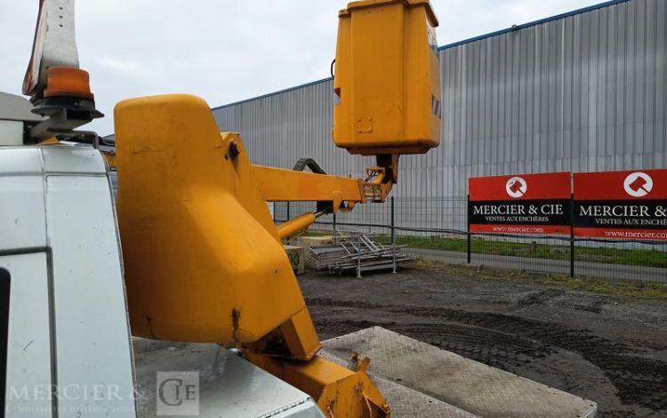 FIAT SCUDO 1,9 D 70CV AVEC NACELLE FRANCE ELEVATEUR TOPY 8 – 2394 HEURES – ANNEE 2001 BLANC 904ALF59